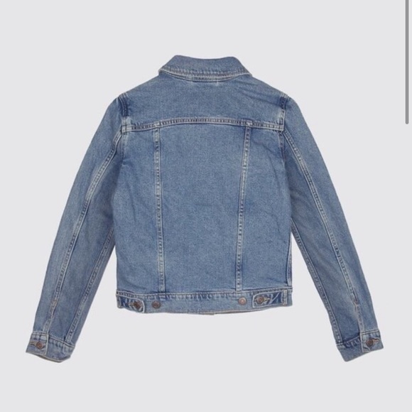 NWT Levi's Original Trucker Jacket in Medium Wash - Picture 2 of 13